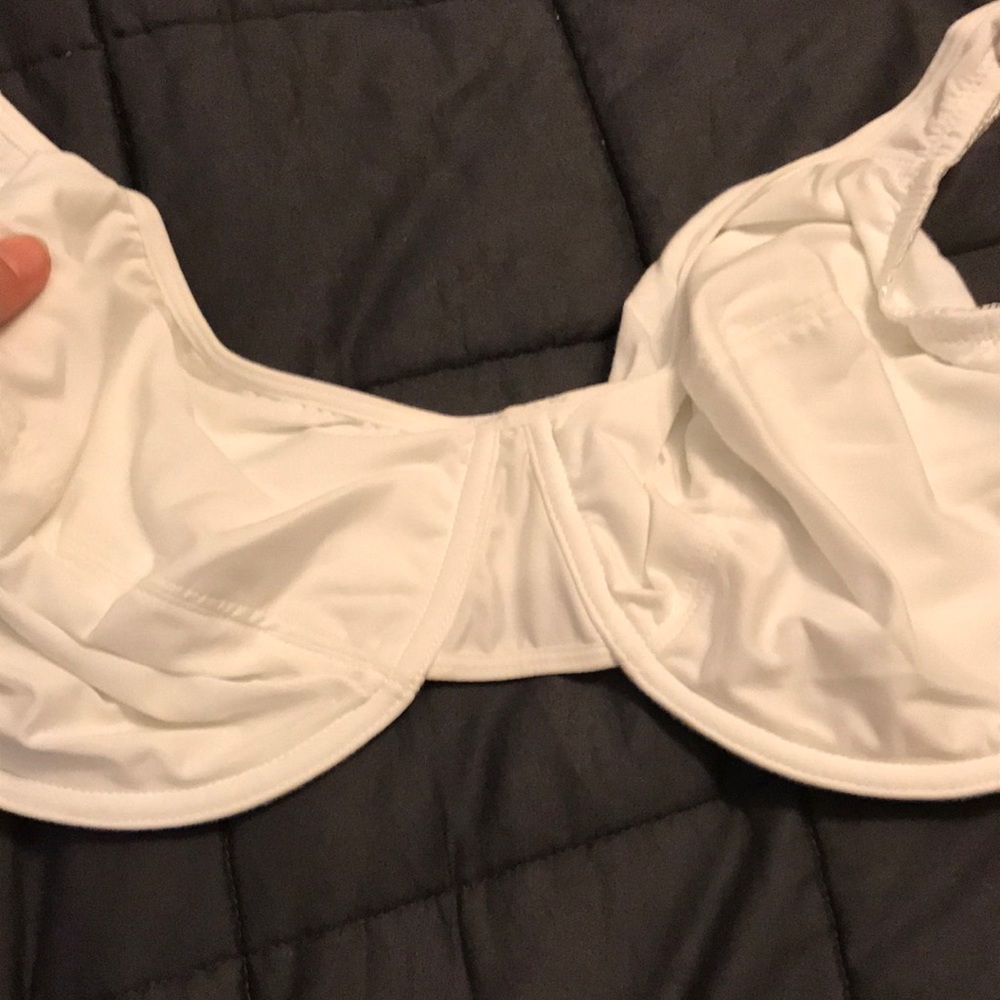 New with tags fruit of the loom white bra with original bag 9501 42DD t-shirt
